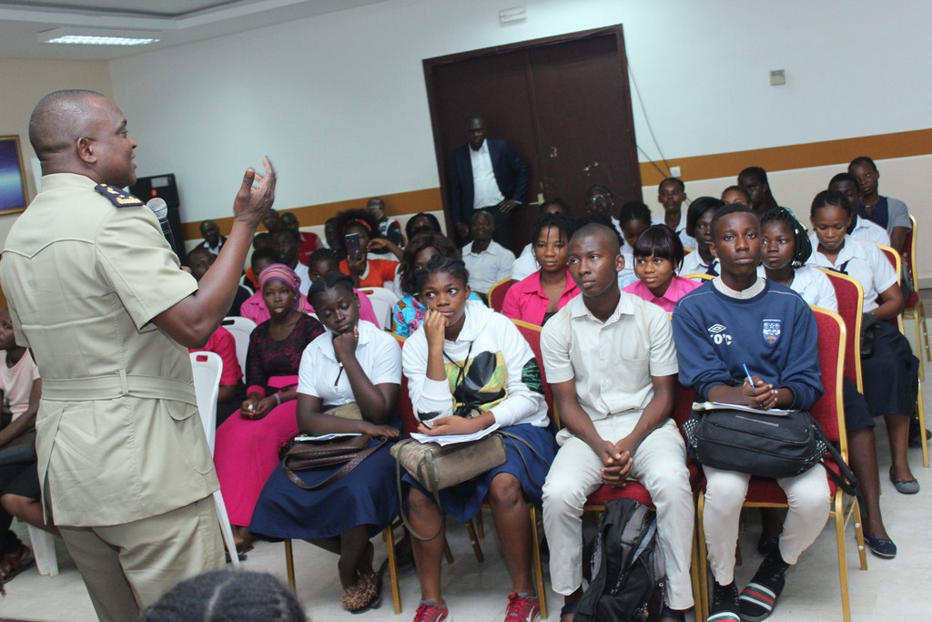 Table ronde : Le préfet d’Abidjan invite la jeunesse « force d'avenir » à s’éloigner de la drogue