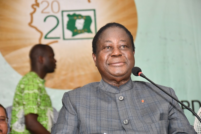 Bédié appelle à l’ouverture «urgente d’un dialogue politique» en Côte d’Ivoire