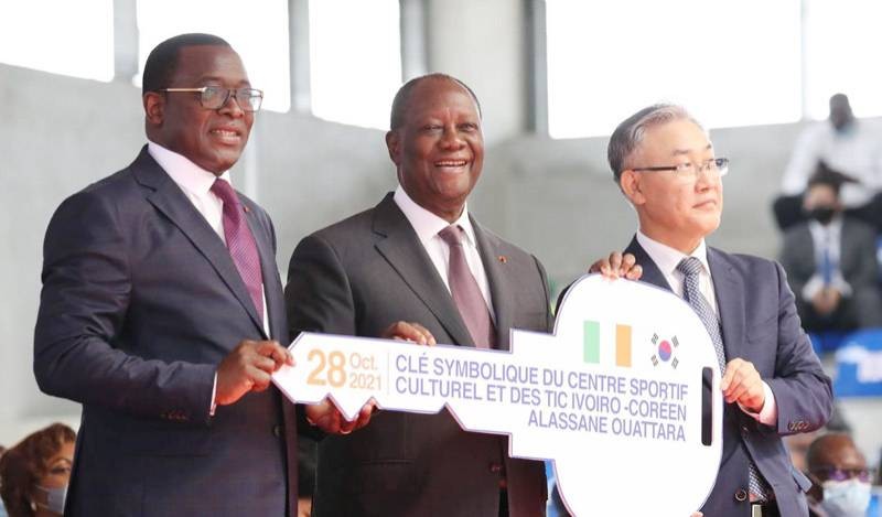 Centre sportif, culturel et des Tic ivoiro-coréen: Alassane Ouattara inaugure un joyau architectural dédié à la promotion du taekwondo